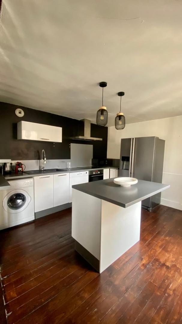 Emplacement De Choix A Pour 6 Personnes * Rennes